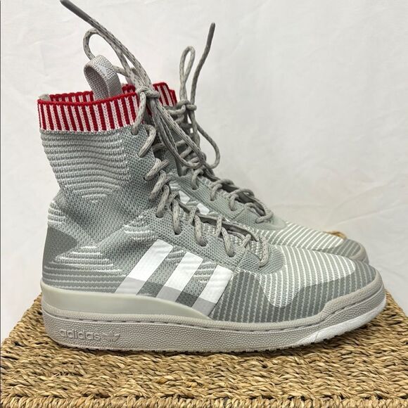 RARE ADIDAS FORUM WINTER PRIMEKNIT
Grey Two/ Ftw White/ Scarlet sz 8.5US - Picture 2 of 5